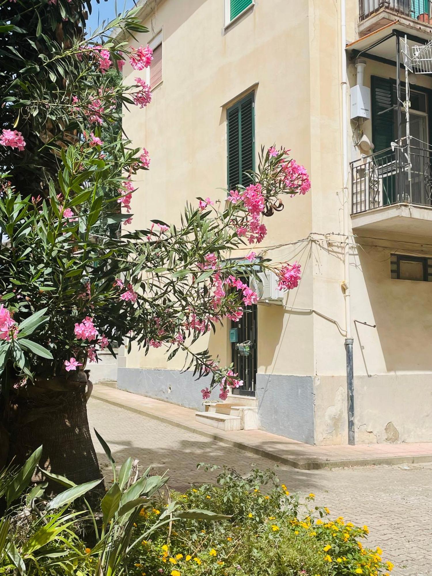 Your Temporary Home - City Center Messina Esterno foto